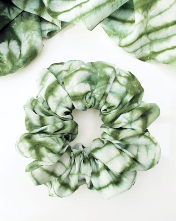 TIE DYE SCRUNCHIE